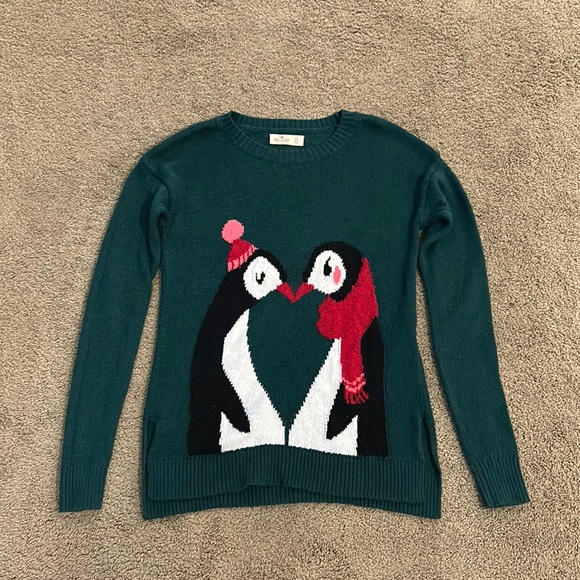 Hollister Sweaters - Hollister Adorable Green Penguin Sweater ❤️. Size XS. Good Used Condition